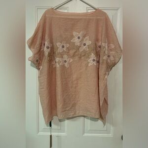 Justin & Taylor Kimono Style Slight Shear Pull Over Side Slits Floral Embroidery